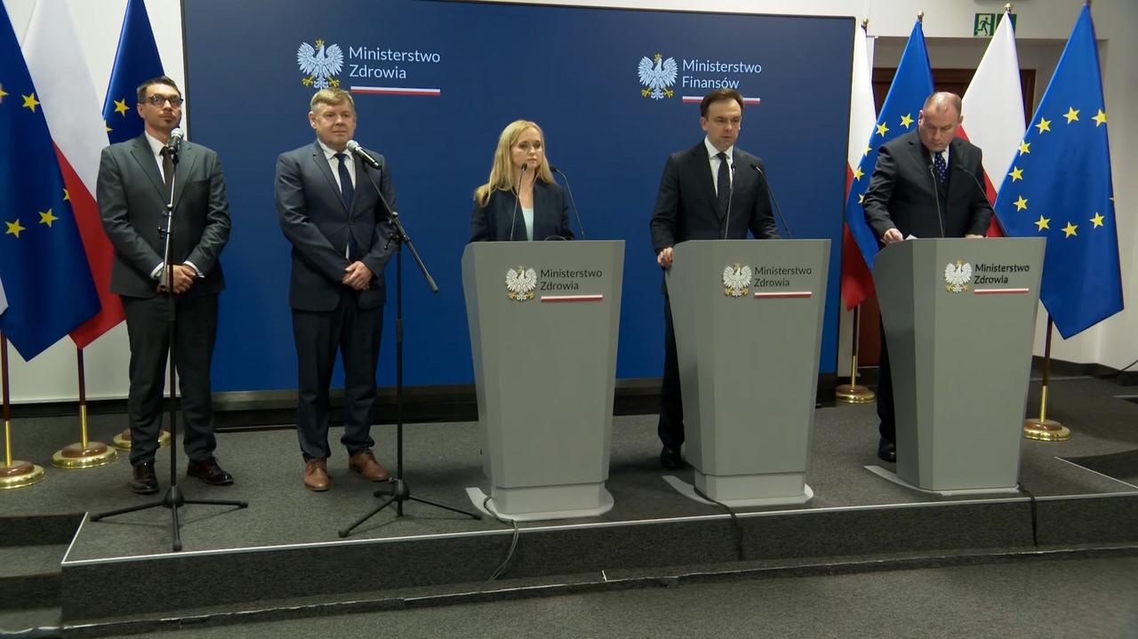"Ten rachunek potencjalnie zapłaci każda polska rodzina". Ministrowie o wyroku w sprawie szczepionek