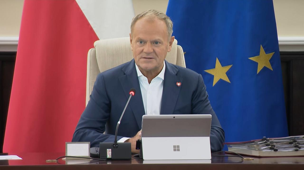 Tusk ostrzega ministrów. "Żaden nie może głosować inaczej", bo "się pożegnamy"