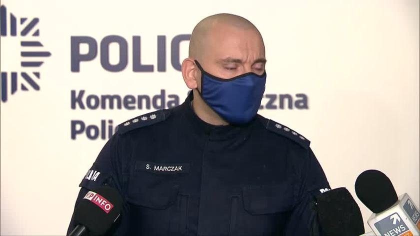 Rzecznik KSP o zajściach przed komendą przy Wilczej: policjanci użyli środków przymusu bezpośredniego