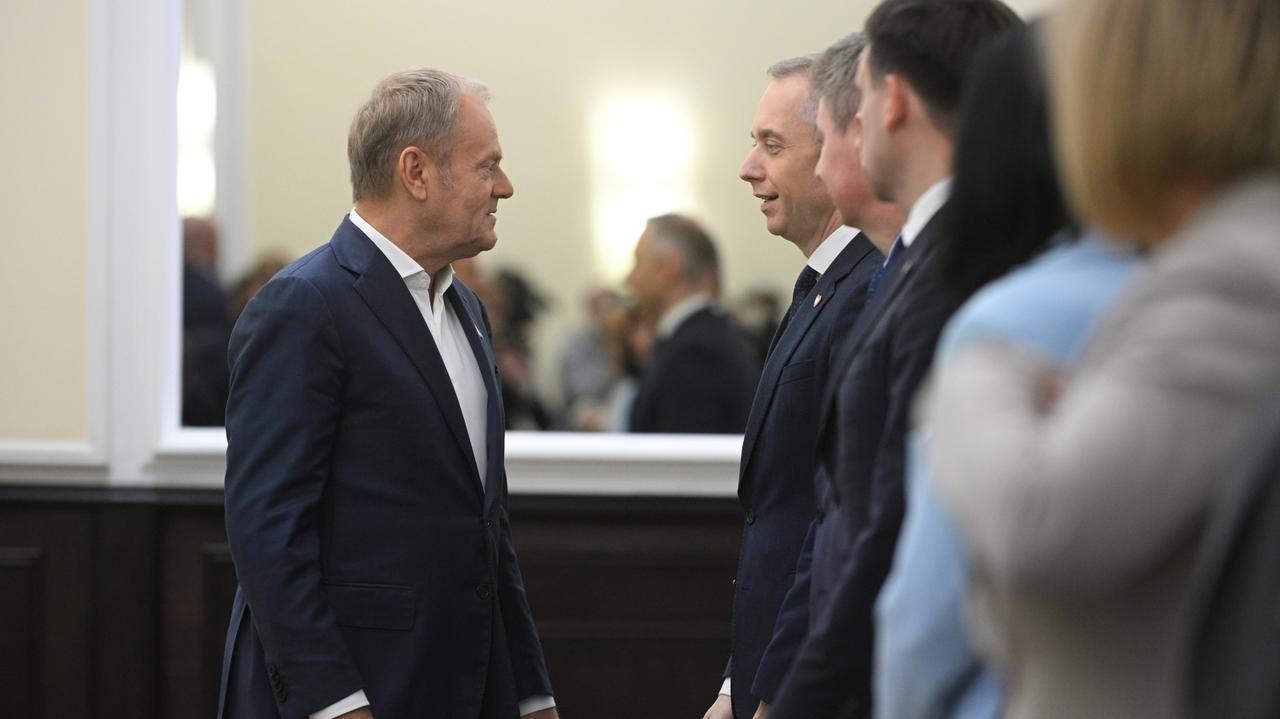 Wyjazdy i powroty Polaków z Niemiec. Tusk: wystarczył rok pracy