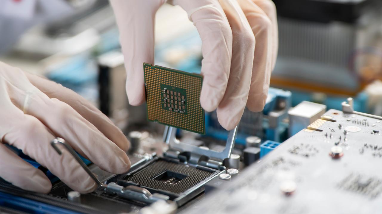 AI winduje ceny pamięci i chipów — elektronika droższa dla zwykłych klientów