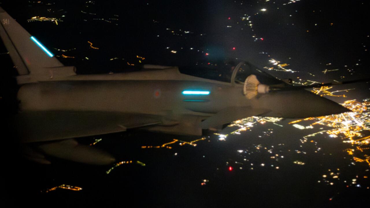 Brytyjskie myśliwce na polskim niebie. "Piloci RAF po raz kolejny stoją ramię w ramię z Polską"