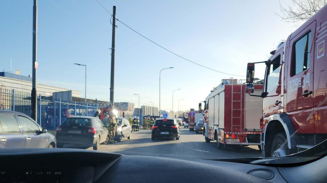 Do fabryki wszedł mężczyzna z bronią i oddał strzały. Ewakuowano pracowników