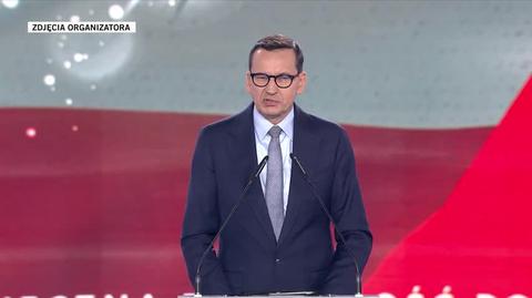 Morawiecki pokazał "teczkę Tuska"