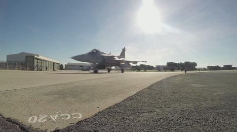 Myśliwce Gripen i F-16 (wideo archiwalne)