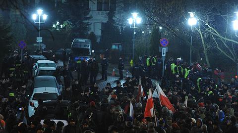 22.12.2016 | Śledztwo w sprawie blokowania wyjazdu posłów. Opozycja składa ofertę pomo