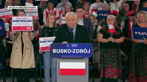 Przejęzyczenie Kaczyńskiego. "Przekonujmy ludzi, żeby głosowali w referendum i to jak głosowali: cztery razy na tak"