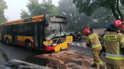 Zderzenie samochodu osobowego z autobusem w Łodzi 