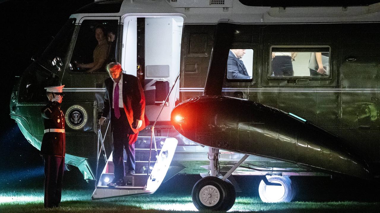 Wycelował laser w helikopter Trumpa. Później "padł na kolana"