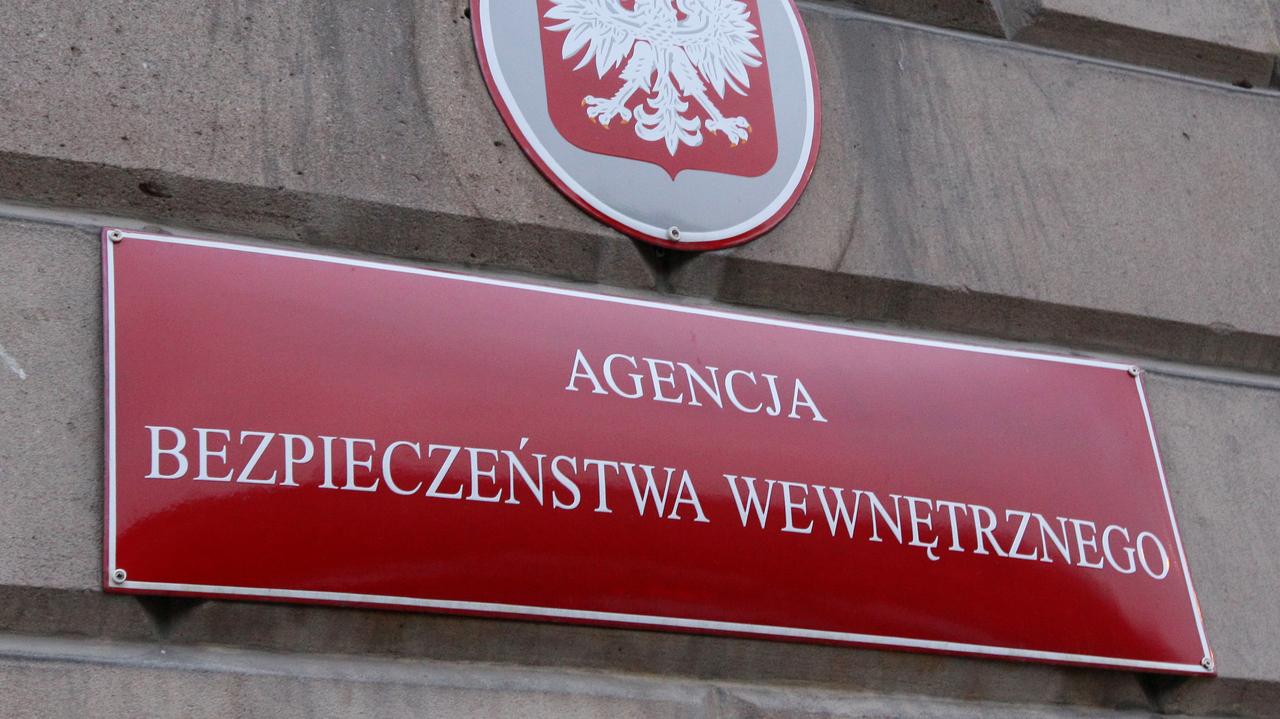 "Szczegółowe wyjaśnienia" od ABW. "Jeszcze zanim pani minister przekazała swoją prośbę"