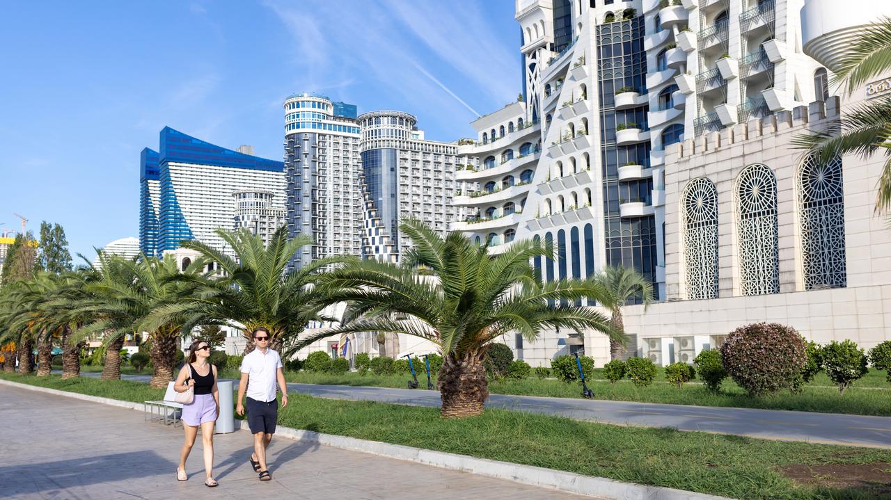 "Apartament w Gruzji, bez oglądania". Polacy podbijają Batumi