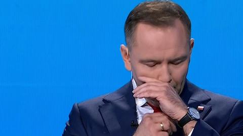 Tajemniczy gest Nawrockiego. Politolożka o tym, ile głosów może stracić