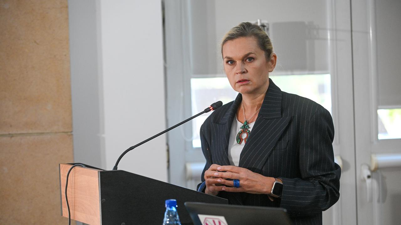 Czy godziny "basiowe" pogrążą ministrę Nowacką w oczach nauczycieli?