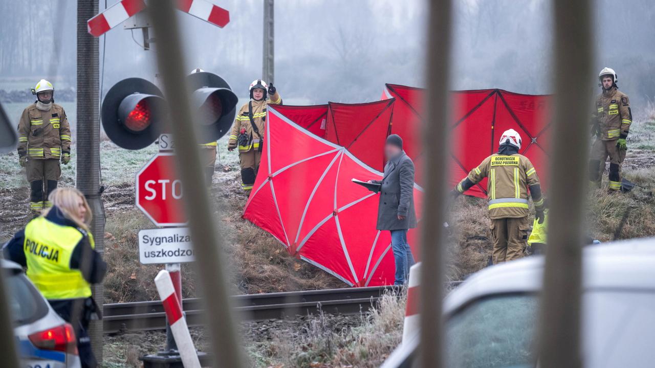 Tragedia na przejeździe kolejowym. Nie żyje 24-latek