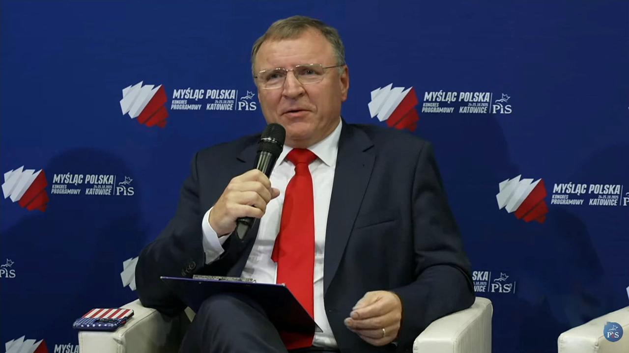 Bagniak o mediach publicznych na konwencji lepszego sortu. Został upomniany przez Lichocką