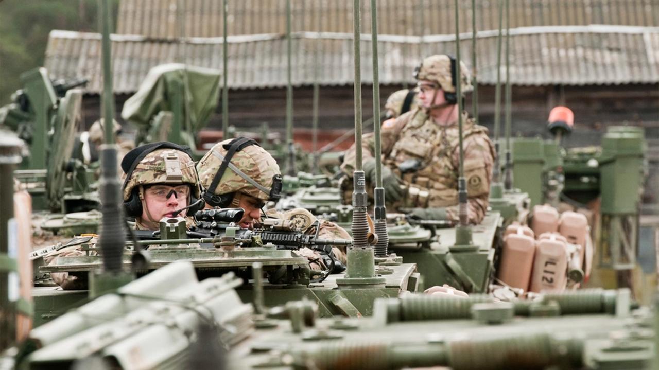 Trump złożył podpis, redukcja wojsk USA w Europie utrudniona. "Ważny moment dla Polski"