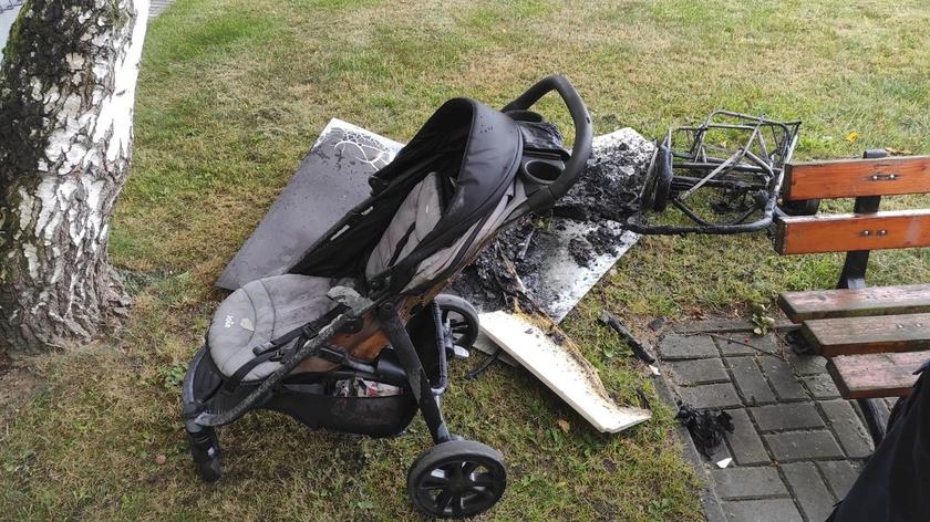 Podpalili dwa wózki dziecięce na klatce schodowej (materiał z 18.07.2022)