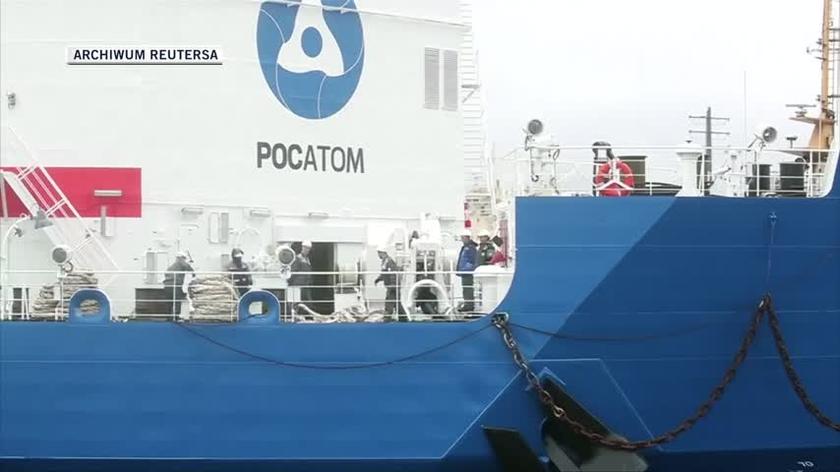 Sierpień 2019 roku. Akademik Łomonosow z pierwszą rosyjską morską elektrownią jądrową wypływa z portu w Murmańsku