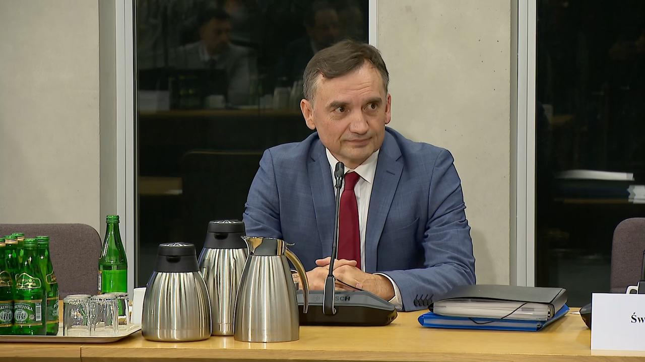 Ziobro doprowadzony na posiedzenie. Ruszyło przesłuchanie