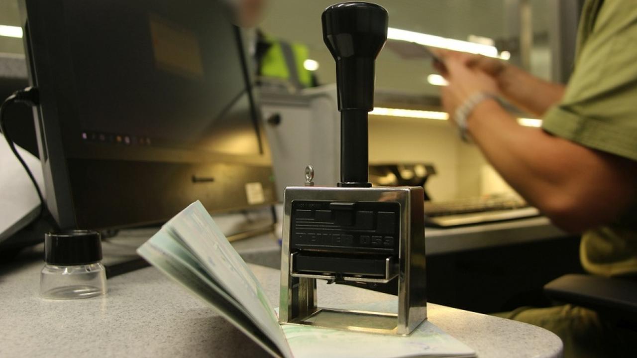 "Naprawił" paszport, nigdzie nie poleciał