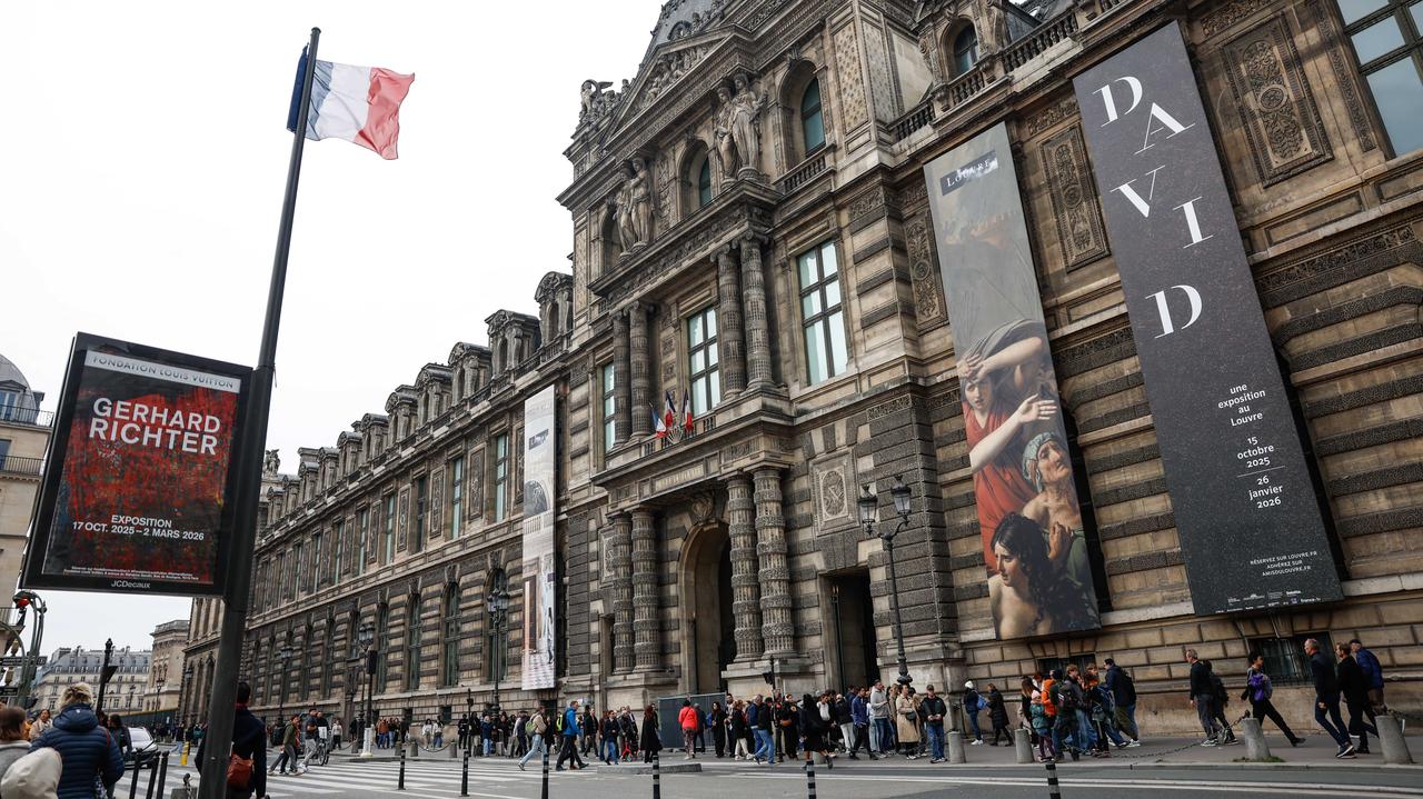 Napad na Luwr. Jeden z podejrzanych zatrzymany na lotnisku