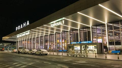 Zaśnieżone lotnisko w Manchesterze