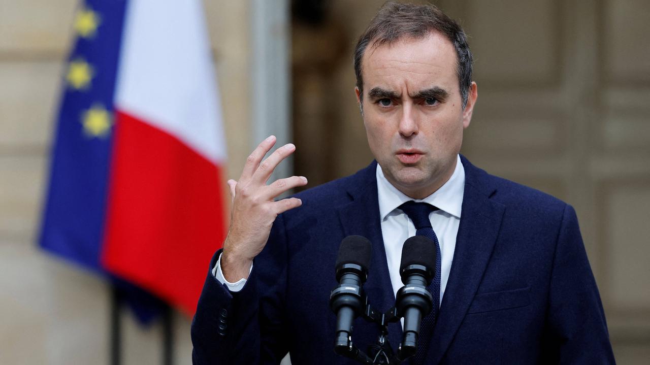 Francja ma nowego starego premiera. "Kiepski dowcip"