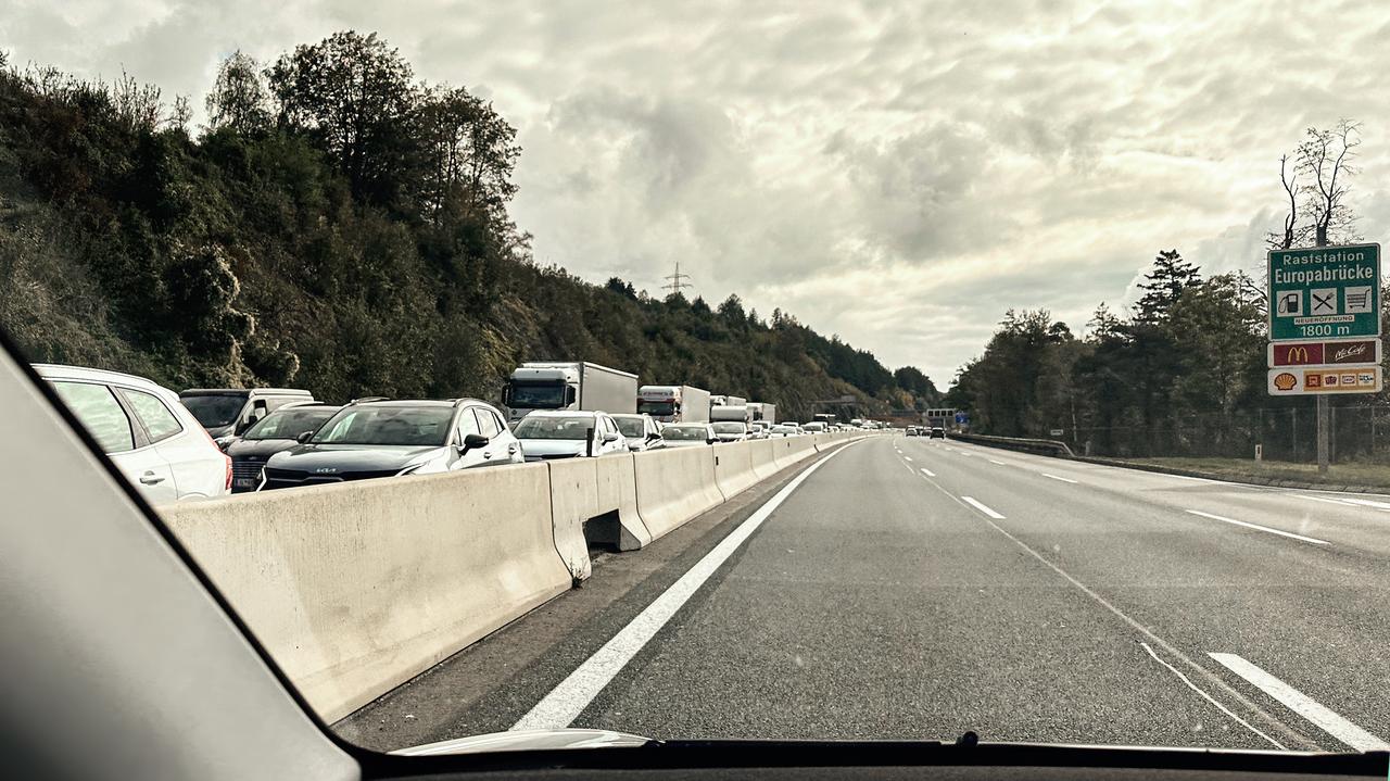 Zakaz omijania korków. Kierowcy mogą słono zapłacić