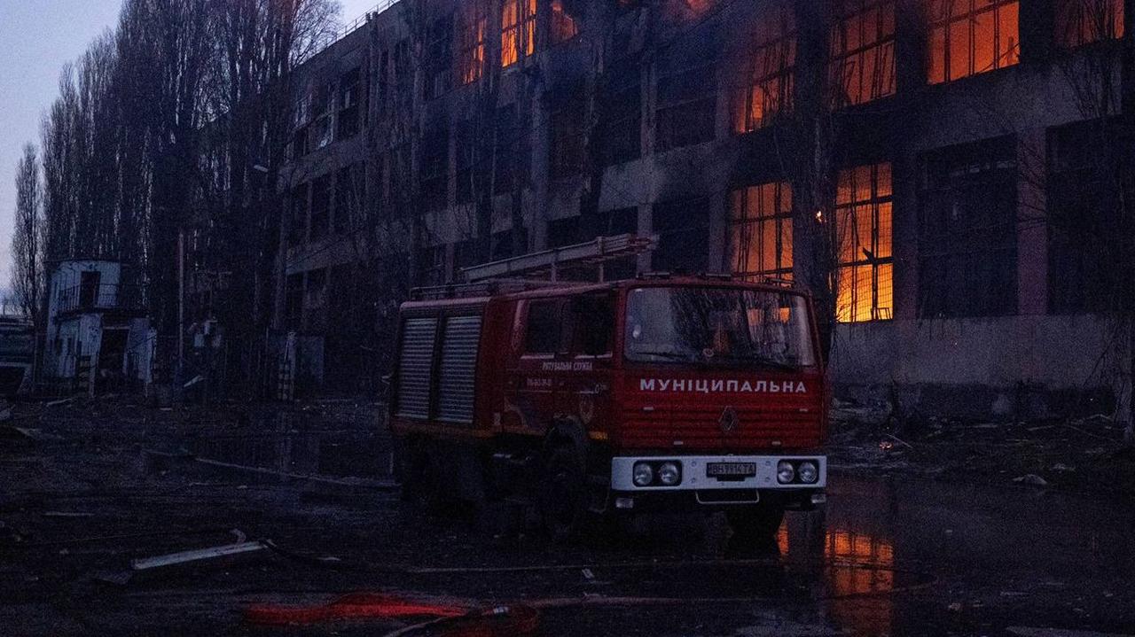 Poranny atak na Ukrainę. "Drony manewrują, nieustannie zmieniając kierunek lotu"