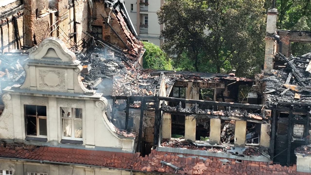 Kamienica "jest jak domek z kart". Decyzja o "natychmiastowej rozbiórce"