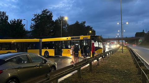 Kierowca autobusu miejskiego w Chorzowie wjechał pod prąd na DTŚ