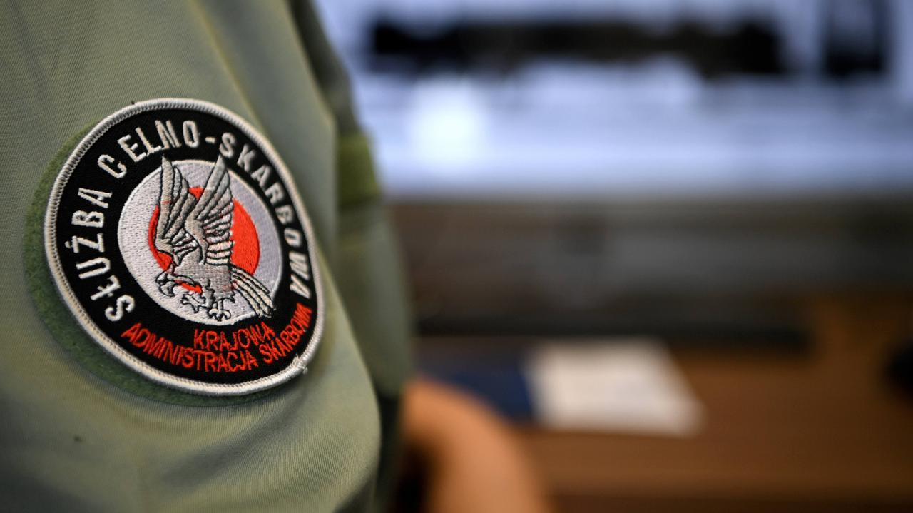 Prokuratura nasłała policję na skarbówkę