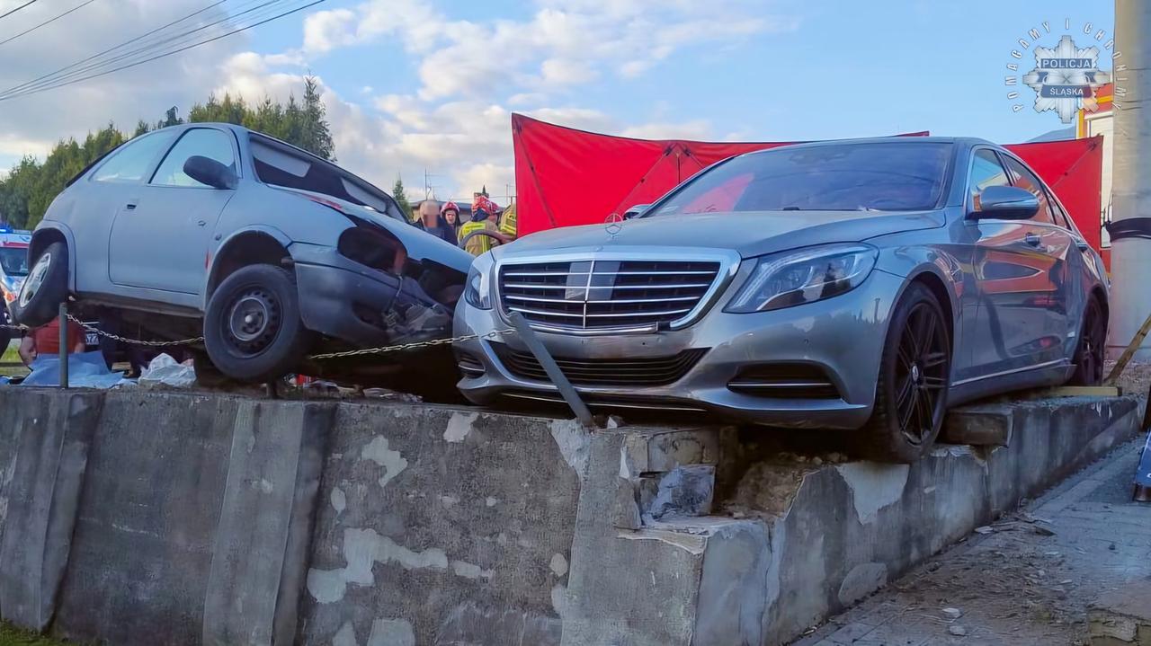 Uciekał i spowodował wypadek. Wiózł sześcioletnie dziecko, jest w ciężkim stanie