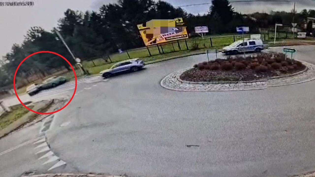 Zepchnął z drogi inny samochód, by uciec przed policją. Nagranie