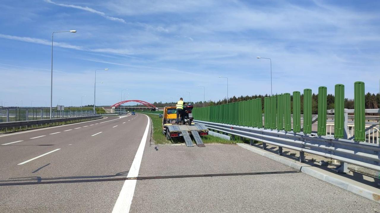 Autostradą na skuterze pod prąd. Nigdy nie miał prawa jazdy