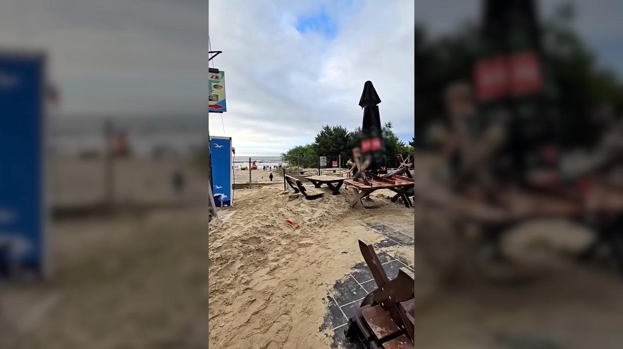 Piasek zasypał bar na plaży w Jantarze