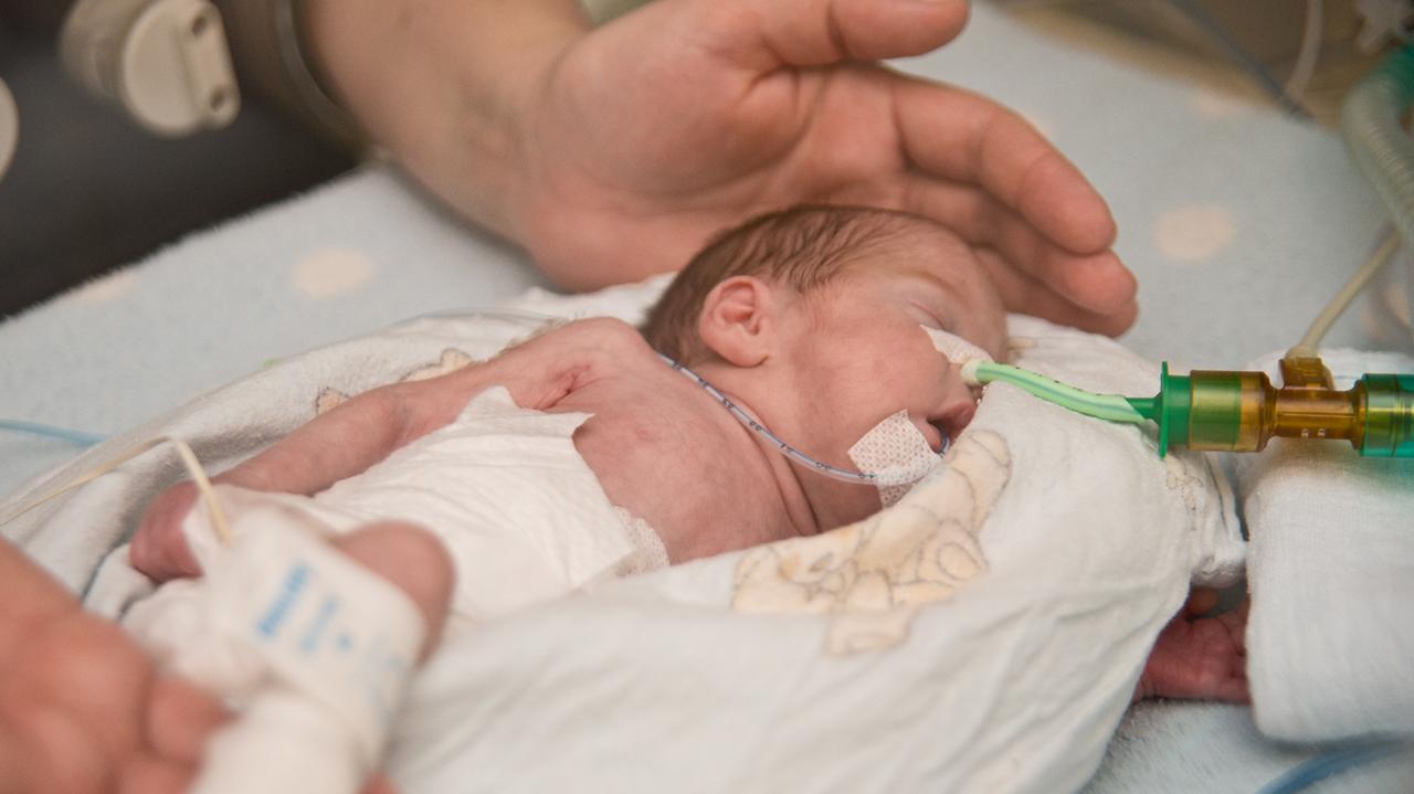 3-miesięczne niemowlę pod tlenem. Jak ochronić dzieci przed wirusem RSV?