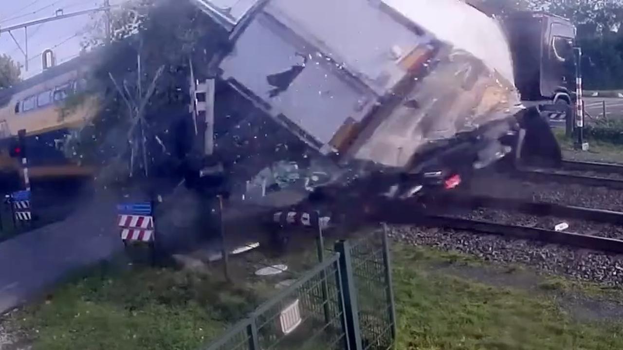 Co robił kierowca tira? Wstrząsające nagranie z Holandii