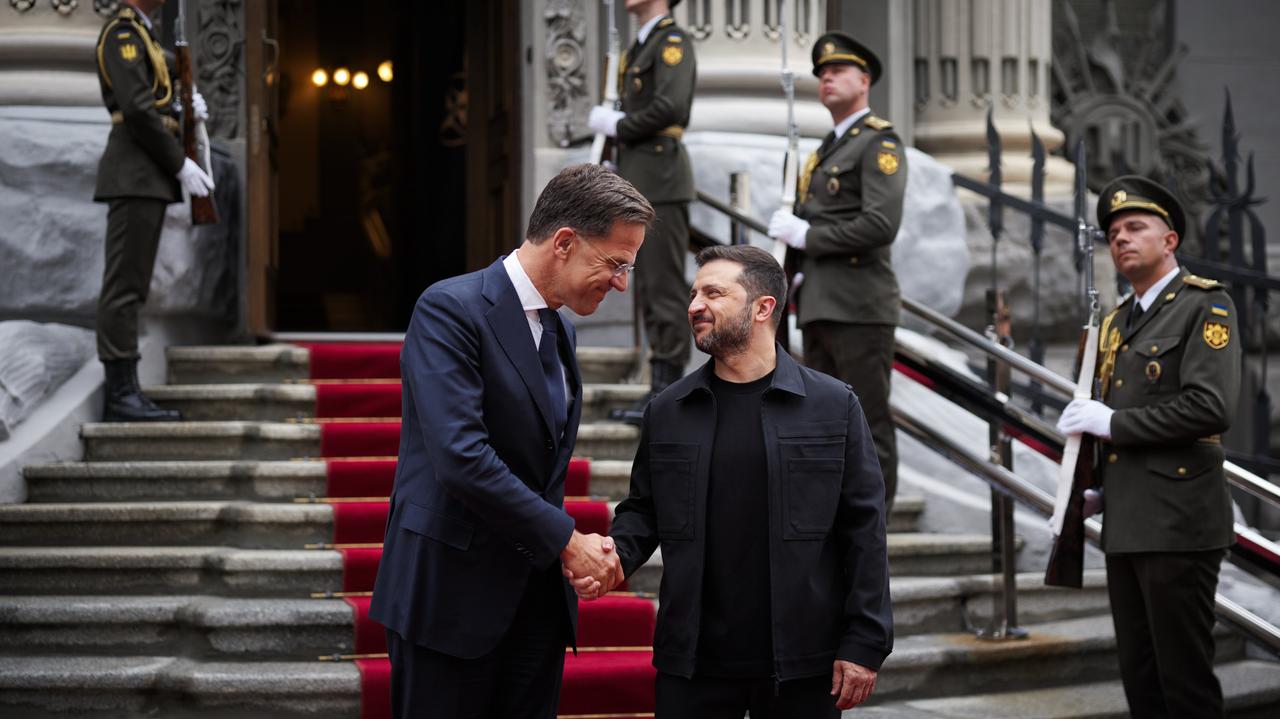 Sekretarz generalny w Kijowie. Rozległ się alarm