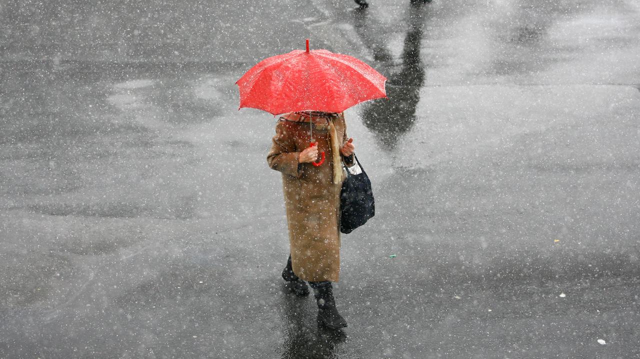 Pogoda na dziś - wtorek, 25.11. Opady będą zamarzać, zrobi się ślisko