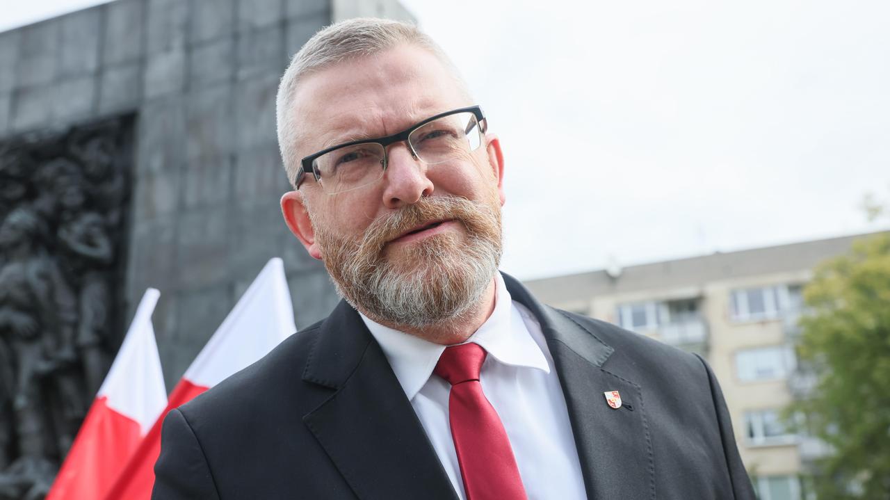 Prokuratura o czynnościach w sprawie Brauna. Sikorski: brawo