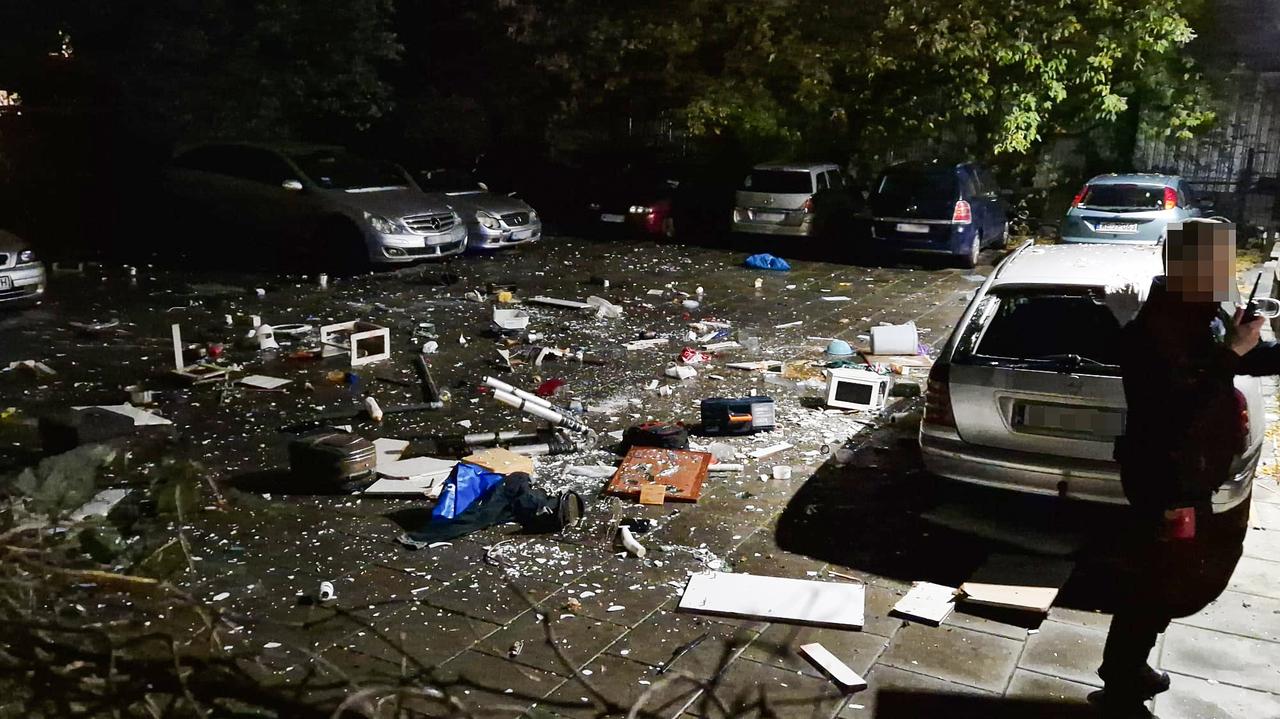 Po awanturze wyrzucał przez okno meble, wyprowadziła go policja 