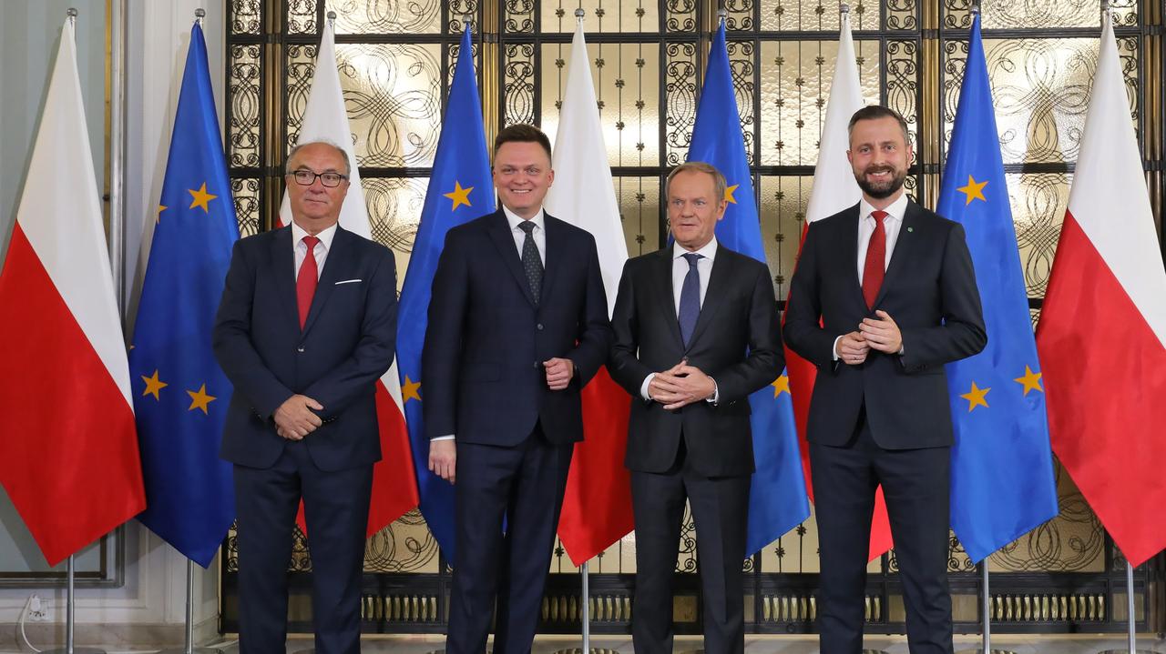 Plan na Trybunał Konstytucyjny i zmiana w podejściu koalicji. Kulisy narady liderów