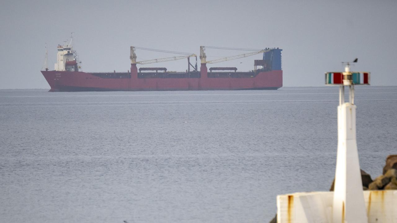 Nie wiadomo, gdzie płynie i co transportuje. Szwedzkie służby weszły na rosyjski statek