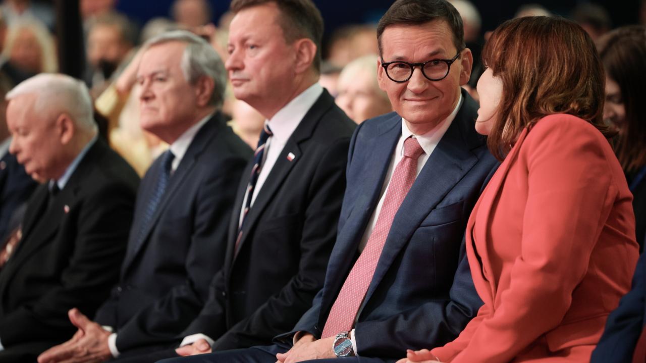 Mentzen o "planie ostatecznego zrujnowania państwa". Morawiecki: to burza mózgów