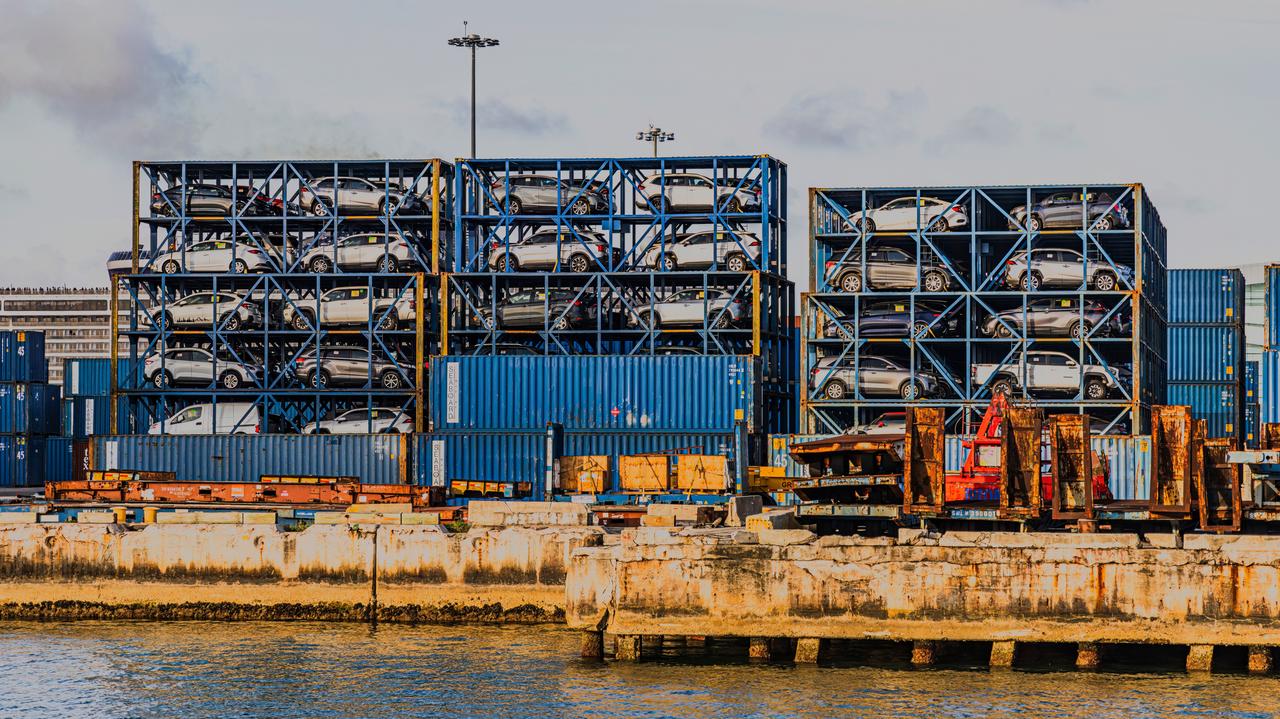 Eksport aut do Rosji pomimo sankcji. Proceder "wbrew woli" producentów