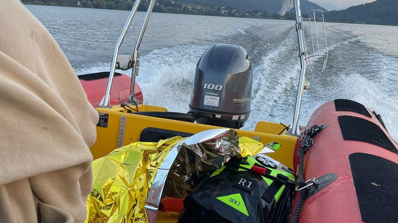 Awaryjne lądowanie na jeziorze. Awionetka zatonęła, pilot uratowany