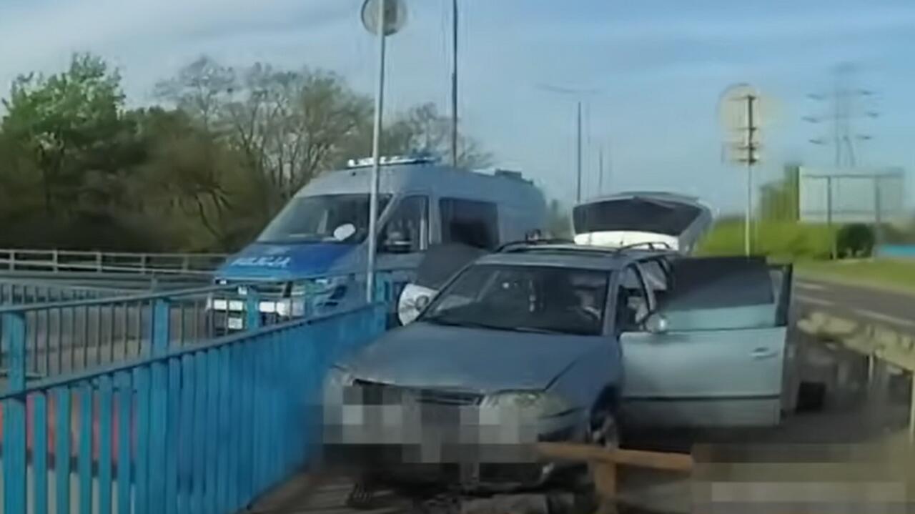 Ucieczkę przed policją zakończył na barierach. Miał dwa sądowe zakazy