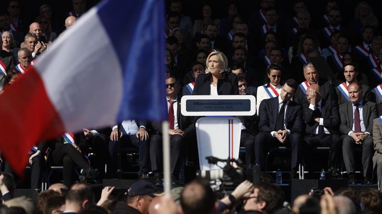 Far-right protests in support of Le Pen, media comment on turnout