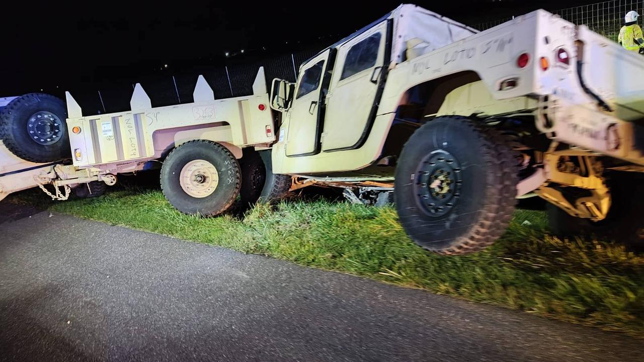 Wypadek na A2. Bus uderzył w pojazd amerykańskiej armii. Są ranni